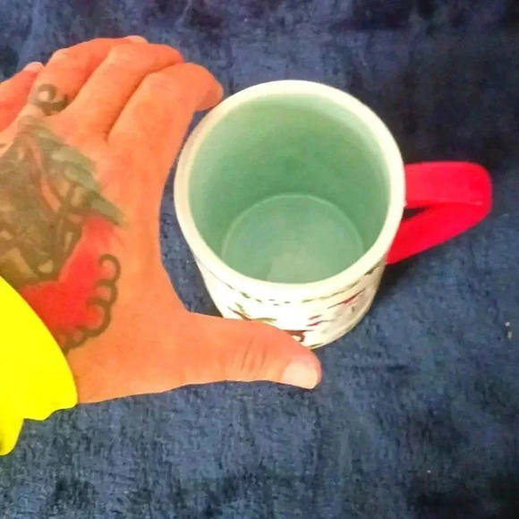 A beautiful Christmas mug..with plenty of art on it..one of a kind.. - Picture 5 of 5